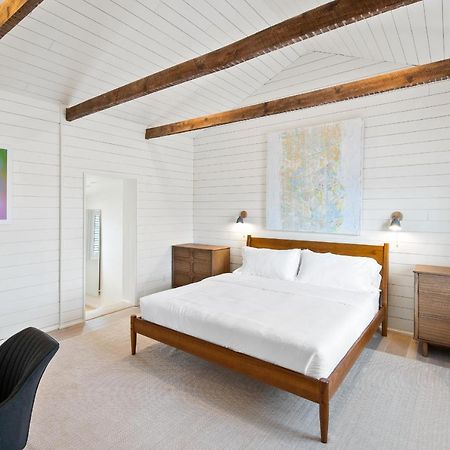 Boutique Room Steps From Downtown Mall Rose Jean Room 3 Шарлотсвил Екстериор снимка