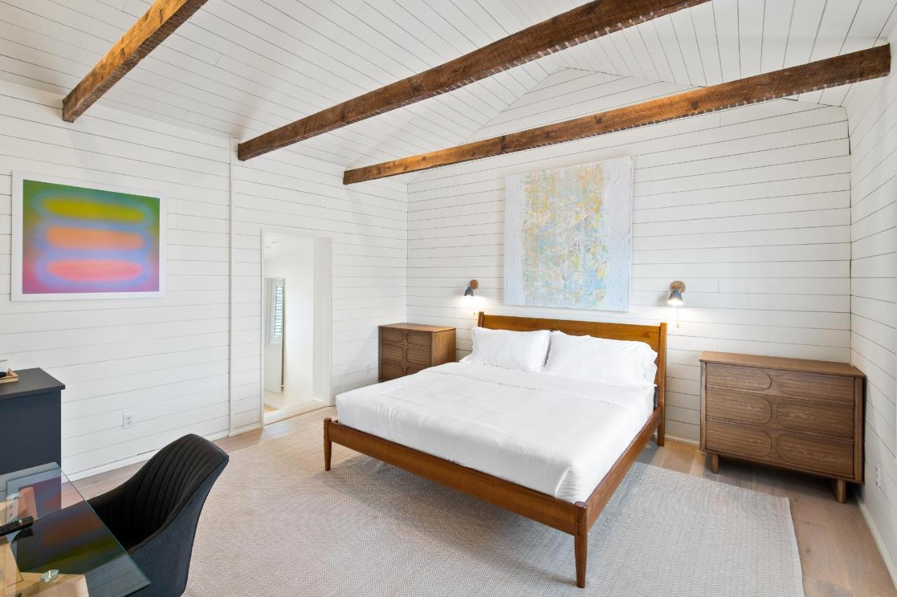 Boutique Room Steps From Downtown Mall Rose Jean Room 3 Шарлотсвил Екстериор снимка